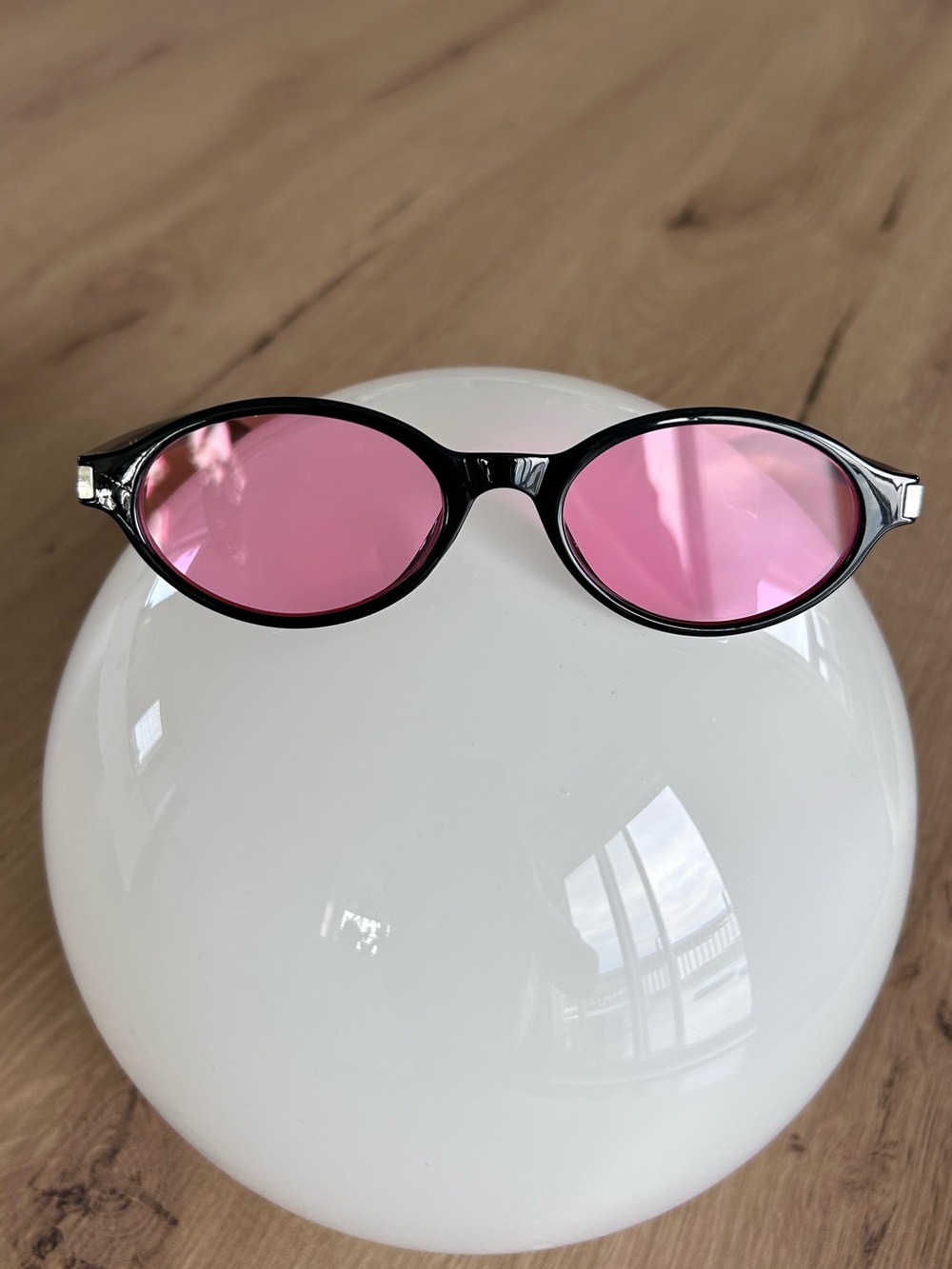 Pink lenses sunglasses